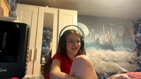 Snapshot of melonygriffen chatting on October 16, 2:20 pm Hi Im Aria 18 years old online show from October 16, 2:20 pm