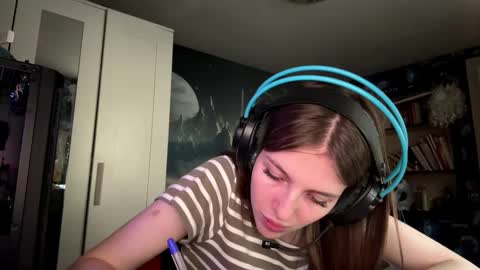 Snapshot of melonygriffen chatting on September 26, 12:36 pm Hi Im Aria 18 years old online show from September 26, 12:36 pm