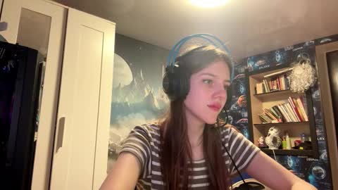 Snapshot of melonygriffen chatting on September 27, 3:08 pm Hi Im Aria 18 years old online show from September 27, 3:08 pm