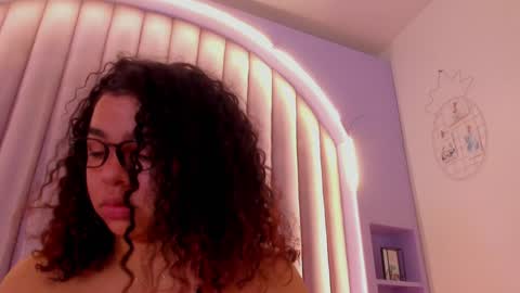  Memphis Williams  online show from December 7, 4:36 pm