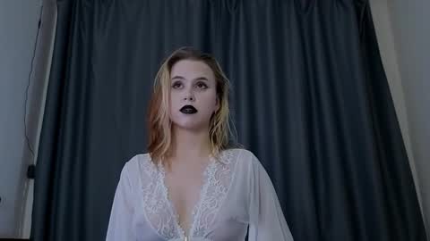 Snapshot of meowmysta chatting on September 21, 8:18 pm mysta at ur service online show from September 21, 8:18 pm