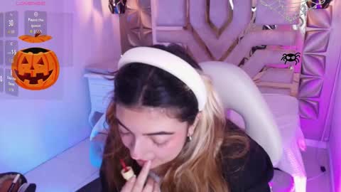 Snapshot of meraki_fraise chatting on October 21, 8:02 pm    online show from October 21, 8:02 pm