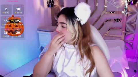 Snapshot of meraki_fraise chatting on October 22, 8:47 pm    online show from October 22, 8:47 pm