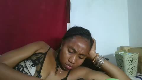 meraldaaaa online show from October 13, 6:05 am