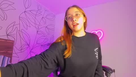 Snapshot of merida06 chatting on October 28, 3:34 am merida06 online show from October 28, 3:34 am