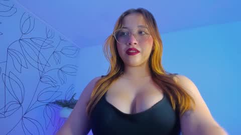 Snapshot of merida06 chatting on October 29, 3:44 am merida06 online show from October 29, 3:44 am