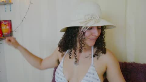 Merida Bell online show from December 24, 3:05 am