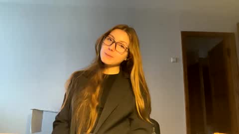 Joan  online show from December 5, 10:38 am