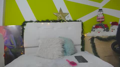 Merlina online show from December 18, 6:57 pm