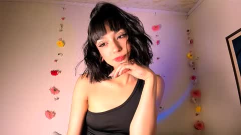 Snapshot of merlynn_ chatting on December 11, 6:14 am Diane 3 online show from December 11, 6:14 am