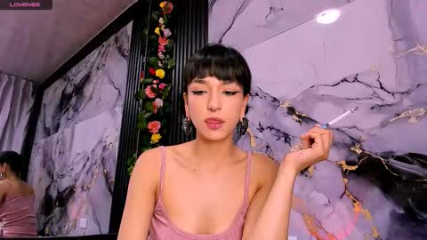Snapshot of merlynn_ chatting on September 9, 12:43 am Diane 3 online show from September 9, 12:43 am