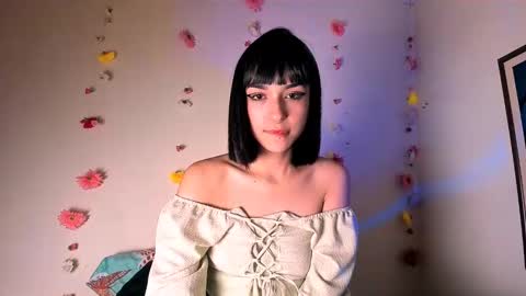 Snapshot of merlynn_ chatting on December 2, 7:10 am Diane 3 online show from December 2, 7:10 am