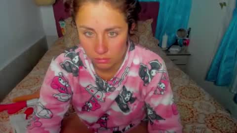 Snapshot of metisha_suhi chatting on December 9, 1:34 pm metisha_suhi online show from December 9, 1:34 pm