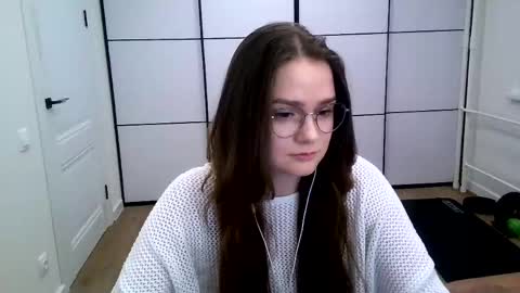 Meumn online show from April 10, 6:14 pm