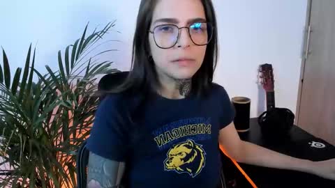 Snapshot of meurief chatting on October 17, 2:48 am Meurif online show from October 17, 2:48 am