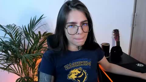 Snapshot of meurief chatting on November 1, 2:27 am Meurif online show from November 1, 2:27 am