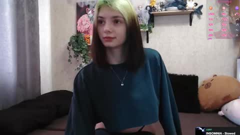 Snapshot of mevis_li chatting on October 16, 3:20 am Mavis online show from October 16, 3:20 am