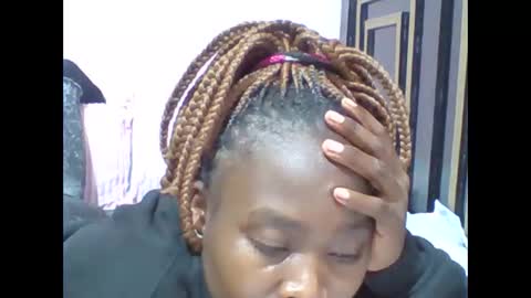 Meybel online show from February 28, 7:35 pm