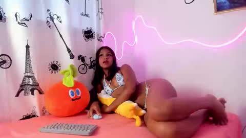 Snapshot of meyparker chatting on September 18, 9:46 pm mey lara online show from September 18, 9:46 pm