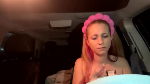 Snapshot of mezzy69 chatting on March 5, 9:38 am mezzy69 online show from March 5, 9:38 am