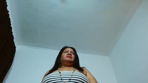 mhia1972 online show from January 4, 11:38 pm