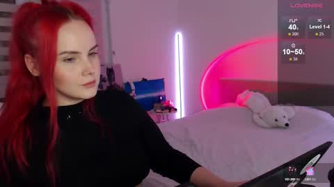 Snapshot of mi_cherry chatting on February 7, 3:52 pm Alice online show from February 7, 3:52 pm