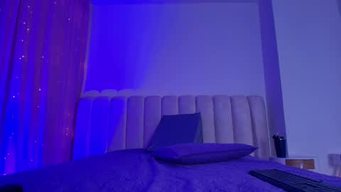 Emi online show from February 2, 7:24 pm