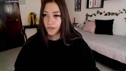 Mia zoe online show from October 30, 7:59 pm