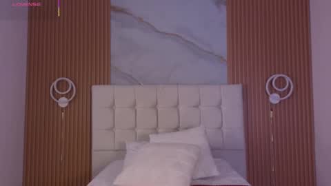 mia online show from October 4, 3:23 am