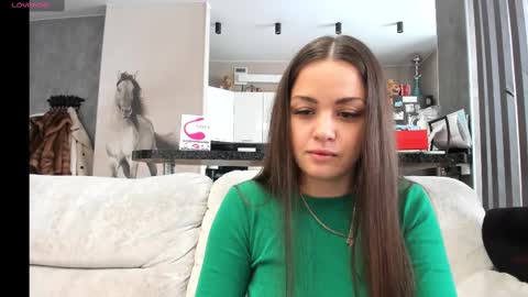 Snapshot of mia___mur chatting on March 5, 4:02 am Mia online show from March 5, 4:02 am