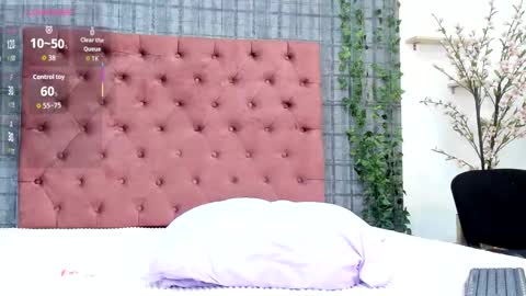 Mia online show from September 23, 3:26 am