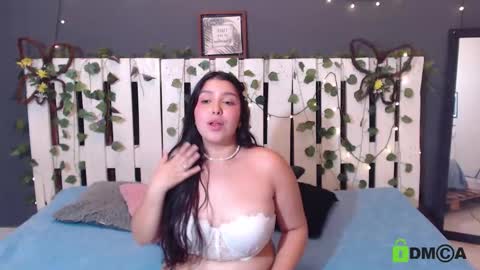 Mia online show from September 19, 1:54 pm