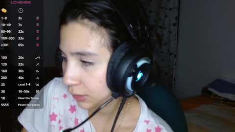 Mia online show from December 14, 6:13 am