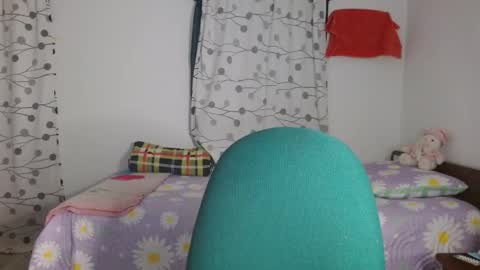 Mia online show from February 19, 1:29 am