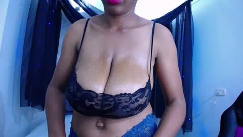 Snapshot of mia__thomson_ chatting on October 18, 1:03 pm MIA online show from October 18, 1:03 pm