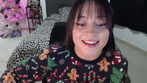 mia online show from December 24, 11:11 pm