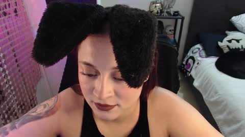 Snapshot of mia_adams_red chatting on September 20, 1:49 am mia online show from September 20, 1:49 am