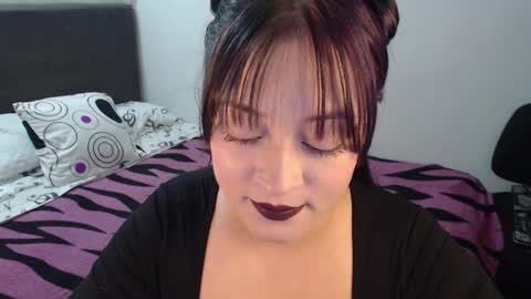mia online show from January 4, 11:17 pm