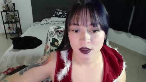 mia online show from December 19, 12:45 am