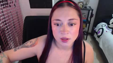 Snapshot of mia_adams_red chatting on September 22, 12:42 am mia online show from September 22, 12:42 am