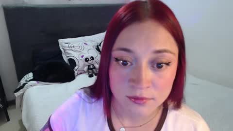 Snapshot of mia_adams_red chatting on October 19, 1:18 am mia online show from October 19, 1:18 am