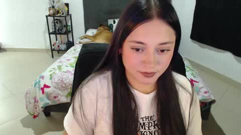 mia online show from December 3, 11:57 pm