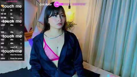 Mia online show from October 23, 7:14 am