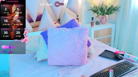 Mia online show from October 4, 5:17 pm