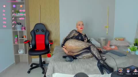 Snapshot of mia_becke chatting on September 26, 12:14 pm Mia online show from September 26, 12:14 pm