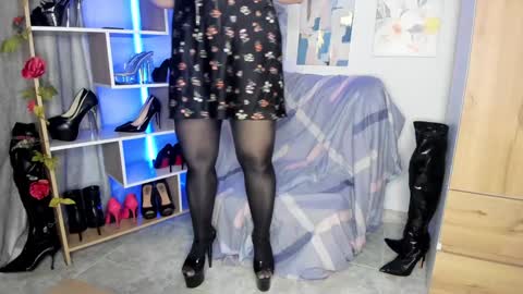 Mia Bellatrix online show from January 14, 9:30 pm