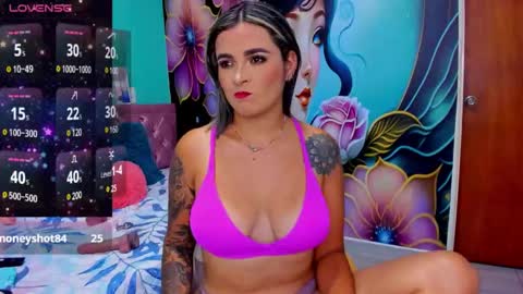 Snapshot of mia_bigtits_17 chatting on January 12, 8:47 pm Mia online show from January 12, 8:47 pm