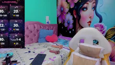 Snapshot of mia_bigtits_17 chatting on February 12, 3:07 am Mia online show from February 12, 3:07 am