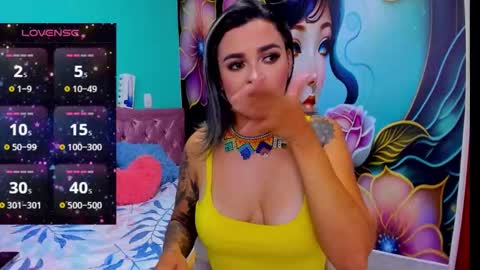 Snapshot of mia_bigtits_17 chatting on December 22, 12:17 am Mia online show from December 22, 12:17 am