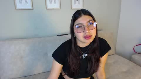 Mia  online show from October 27, 5:36 am